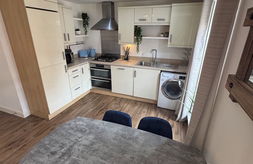 Shrewsbury Apartment | Charming 2-bedroom apartment in Pleasant Shrewsbury with WiFi and gated parking.