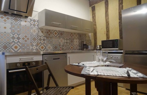 Bergerac Apartment | Charming 2 bedroom apartment "Cyrano" - Habitation Saint-Clar Historic Center - WIFI/Netflix