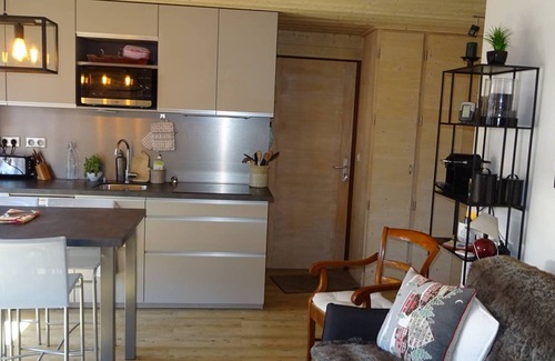 Les Gets Apartment | Charming 2-Bedroom Apartment for 4, Close to Shops and Slopes - East-Facing Balcony