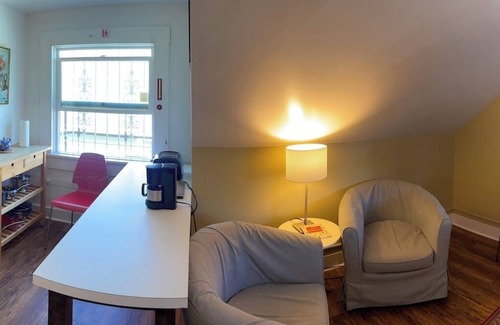 Nob Hill Apartment | Charming 2-bedroom apartment in vibrant NW Portland