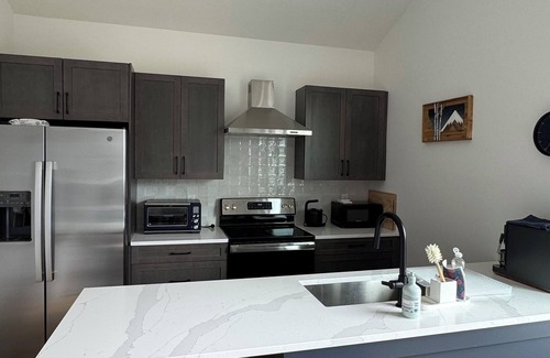 Bozeman Apartment | Charming 2-bedroom apartment in delightful Bozeman with AC