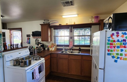Belton House | Charming 2-bedroom barn in fabulous Belton with AC, WiFi