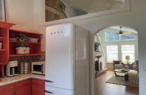 Mount Dora Cottage | Charming 2-bedroom cottage in downtown Mount Dora with RV parking, pets welcome