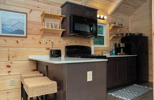 Morganton Cabin | Charming 2-bedroom cabin near Lake James and Bones Jones Restaurant/Pickleball