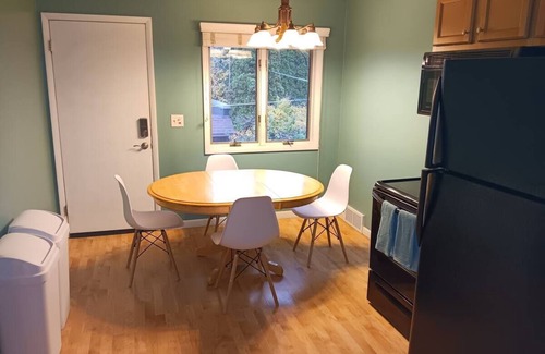 Sheboygan Condo | Charming 2-bedroom condo with WiFi, AC in quaint Sheboygan
