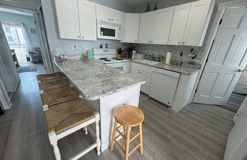Cape May Condo | Charming 2-bedroom condo in beautiful Cape May w/pool and partial beach view