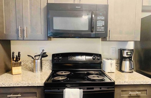 Cardiff-by-the-Sea Condo | Charming 2-Bedroom Condo in Marvelous Cardiff with AC+WiFi