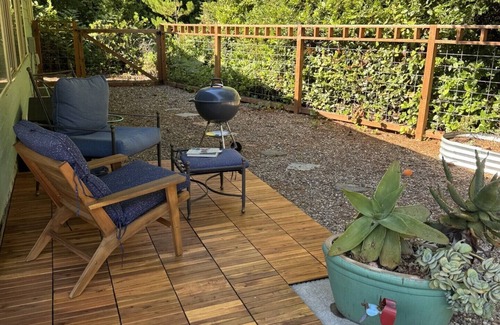 Florence Cottage | Charming 2-bedroom cottage near Heceta Beach
