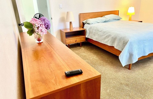 Healdsburg House | Charming 2-bedroom house in lovely Healdsburg walking distance to the plaza