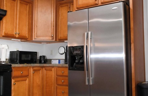 Lincoln Heights House | Charming 2-bedroom house with WiFi, AC in marvelous Charlotte