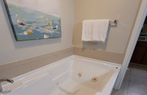 Florida Central Atlantic Coast Resort | Charming 2-bedroom hotel with WiFi, fitness room in wonderful Orlando