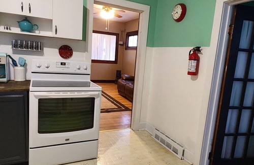 Anaconda House | Charming 2-bedroom house in peaceful Anaconda with AC, WiFi