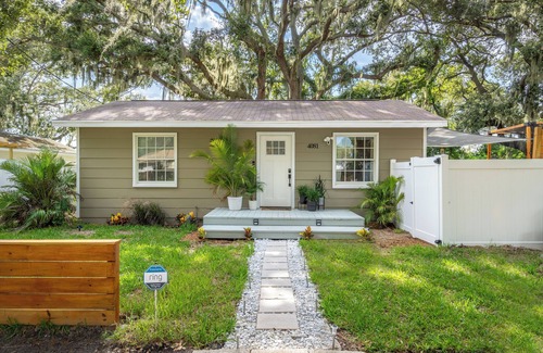 North Sarasota House | Charming 2-bedroom house in the heart of Sarasota