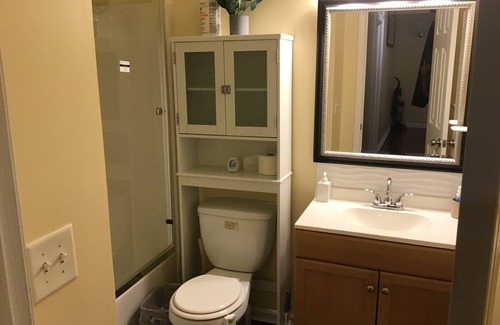 Church Street House | Charming 2-bedroom house in fabulous Atlanta with fitness equipments, AC