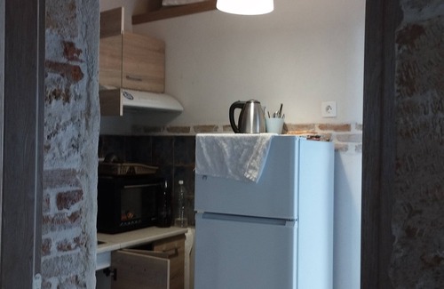 Chania Town House | Charming 2-bedroom house 30m from beach,with WiFi, AC in delightful Chania