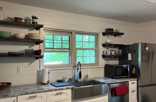 Ava House | Charming 2-bedroom house in Ava with WiFi and AC