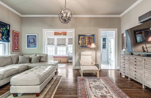 Tulsa House | Charming 2-bedroom house with fitness room and AC in Tulsa