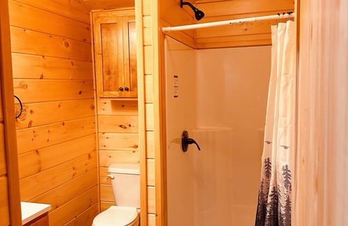 Carrabassett Valley Cabin | Charming 2-bedroom Red cabin close to Carrabassett valley and Kingfield