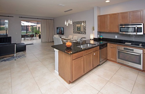 Kissimmee House | Charming 2-bedroom Regal Oaks Resort townhome next to Old Town Kissimmee