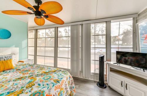 Braden River Resort | Charming 2-bedroom resort home minutes from the beaches with heated pools.