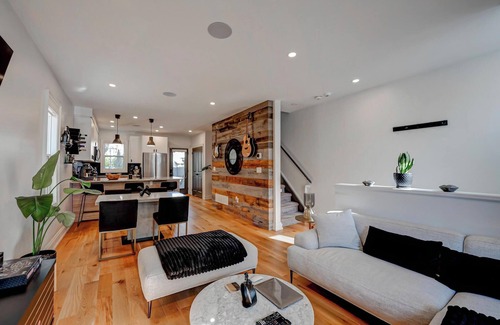 Hamilton House | Charming 2-bedroom sunny home in Hamilton