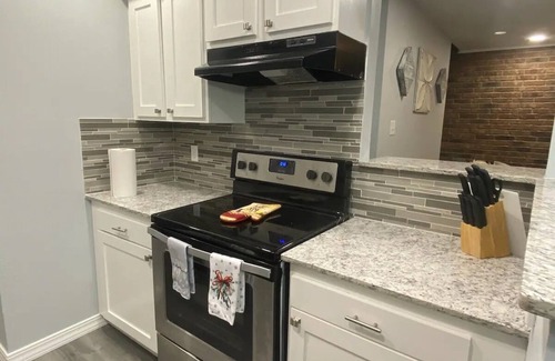 Fort Smith House | Charming 2-bedroom townhome at centrally located Fort Smith