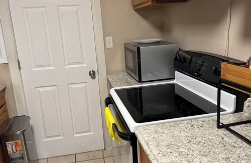 Fairbanks House | Charming 2-bedroom townhome in lovely Fairbanks with WiFi