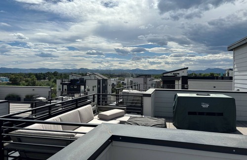 West Colfax House | Charming 2-bedroom townhome with superb rooftop patio views, AC, and internet