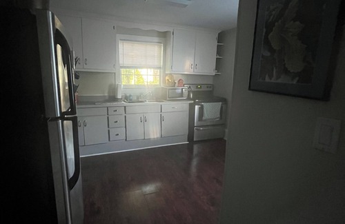 Durham Apartment | Charming 2-bedroom upstairs apartment in Durham