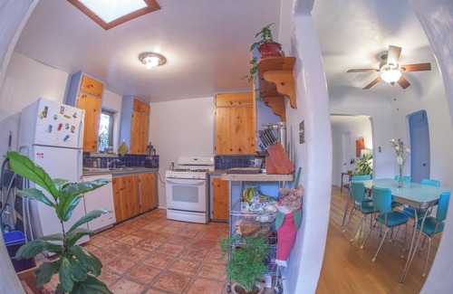 Southeast Heights House | Charming 2-bedroom house with WiFi, AC in brilliant Albuquerque