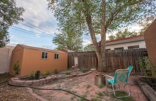 Southeast Heights House | Charming 2-bedroom house with WiFi, AC in brilliant Albuquerque