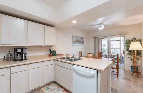 Villages of Green Valley House | Charming 2-bedroom townhome with WiFi and AC in pleasant Green Valley