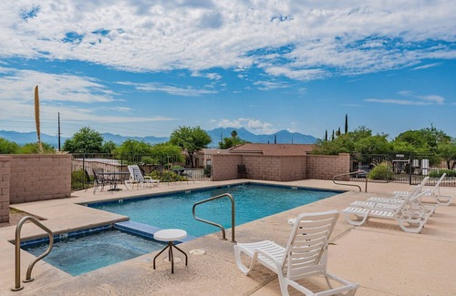 Villages of Green Valley House | Charming 2-bedroom townhome with WiFi and AC in pleasant Green Valley