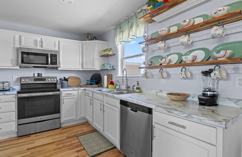 Fort Morgan House | Charming 2-bedroom beach house with exceptional outdoor space! DOG FRIENDLY!