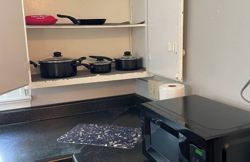 Indianapolis House | Charming 2-bedroom house in busy downtown Indianapolis with WiFi, AC.