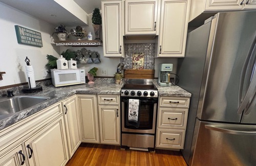 Lake George Apartment | Charming 2-bedroom apartment in delightful Lake George Village