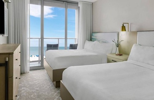 Marco Island Resort | Charming 2-bedroom resort in lovely Marco Island with pool and beach access.