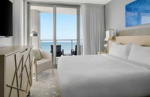 Marco Island Resort | Charming 2-bedroom resort in lovely Marco Island with pool and beach access.