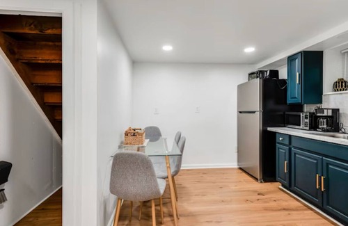 North Bergen House | Charming 2-bedroom house with WiFi, AC in North Bergen