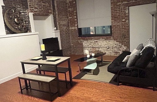 North Philadelphia East House | Charming 2-bedroom building with AC, fitness room in welcoming Philadelphia