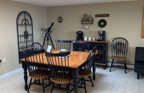 Port Clinton House | Charming 2-bedroom house in Port Clinton on the lake