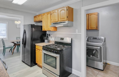 Port Neches House | Charming 2 bedroom home in Port Neches