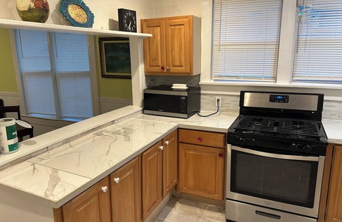 Old Town House | Charming 2-bedroom House Close to Downtown, Midtown, and FSU