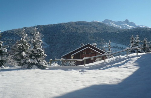Les Allues Apartment | Charming 2-bedroom with terrace, parking, pets allowed in Méribel