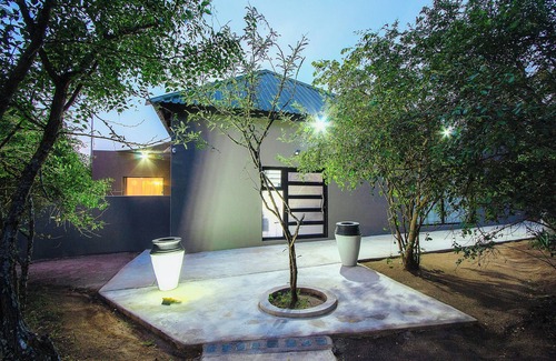 Marloth Park Villa | Charming 2-bedroom villa with WiFi, AC in tranquil Marloth Park