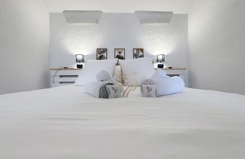 Saint-Raphael Apartment | Charming 2-room apt, sleeps 4, garden, WiFi