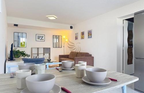 Saint-Raphael Apartment | Charming 2-room apt, sleeps 4, garden, WiFi