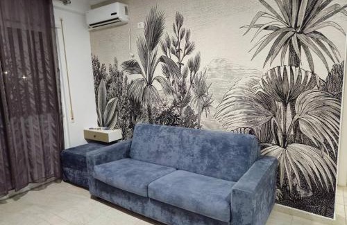 Ishem Apartment | Charming 2A Holiday House Apartment with Garden and BBQ