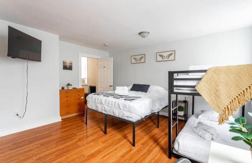 Constable Hook Apartment | Charming 2BR 1BA Apartment Near NYC Airport