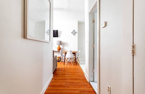 Constable Hook Apartment | Charming 2BR (6 Beds) | Walk to NYC Transit